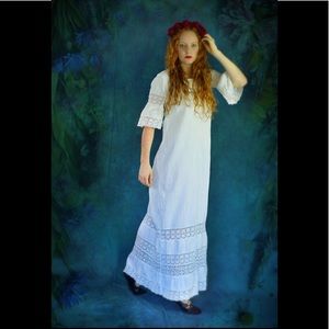 Vintage Mexican Wedding dress size Medium off white